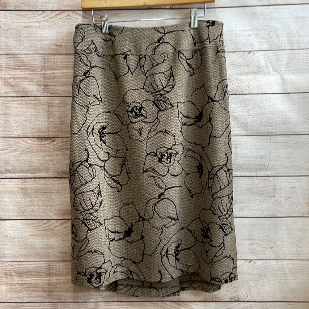 VINTAGE JONES WEAR WOOL SKIRT‎ IN HERRINGBONE WITH FLORAL DESIGN
